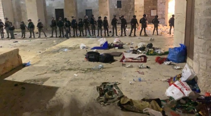 İsrail Mescid-i&nbsp;Aksa'da ses bombalı ve mermili saldırı: 10 yaralı