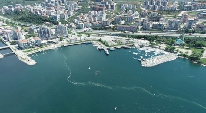 Rüzgar çıktı, Gemlik Körfezi salyadan temizlendi