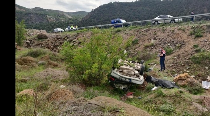Otomobil uçuruma uçtu, sürücü öldü