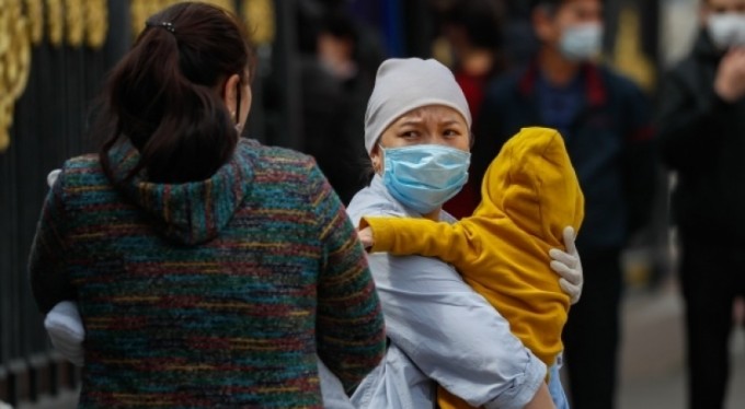 Covid-19'u çocuklar yetişkinlere göre hafif atlatıyor