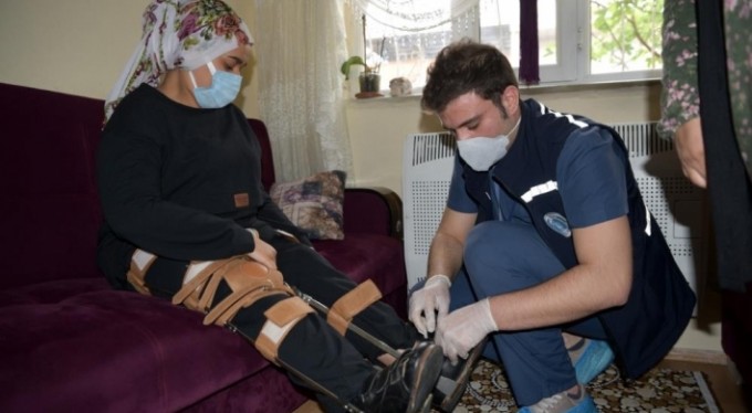 Genç kız, ilk adımını 17 yıl sonra attı