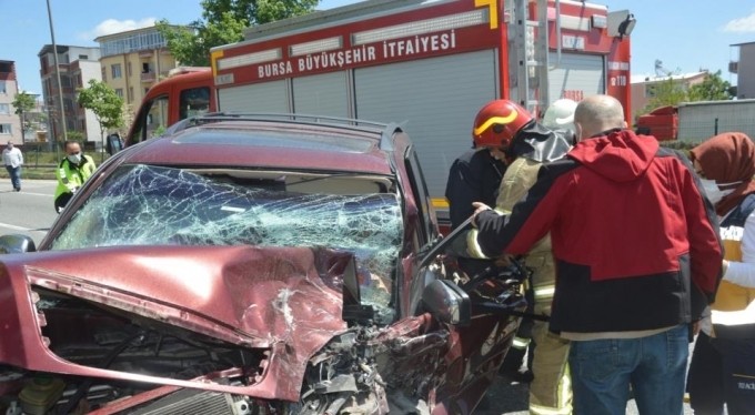 Feci kaza, polis kontrol noktasına daldı