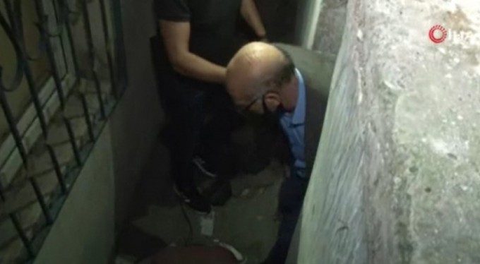 Polisten kaçan kumarcı kömürlüğe saklandı