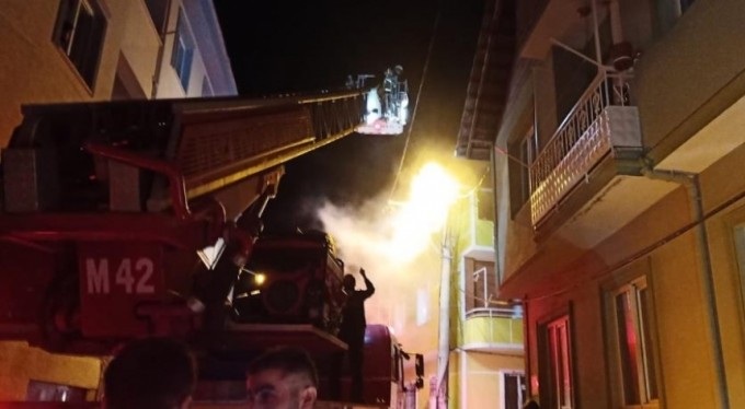 Bursa'da Korkutan yangın, 2 kardeş hastanelik