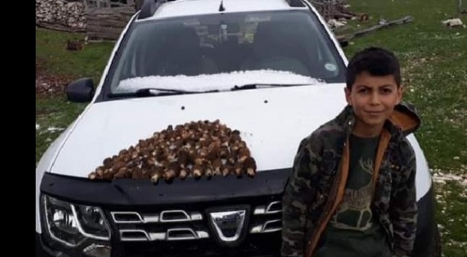 Traktörün altında kalan çocuk öldü