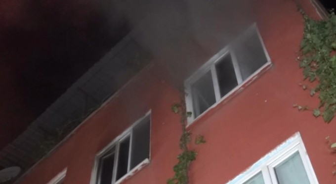 Bursa'da iftarda taşındığı evi sahur vakti yandı