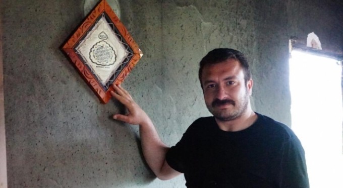 Nerdeyse tüm köy yandı, duvardaki 'Bereket' duası yanmadı