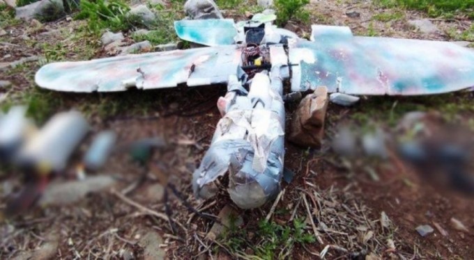 Mehmetçiğin dikkati faciayı önledi, maket uçak düşürüldü