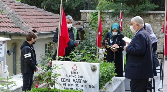 Bursa'da, namazı kılıp oraya koştular