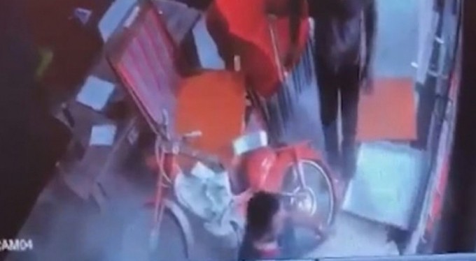 Tavan delindi, 3 metreden zemine böyle düştü