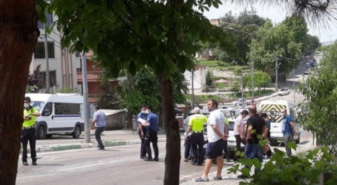 Kayganlaşan yol kazaya davetiye çıkardı: 1 yaralı