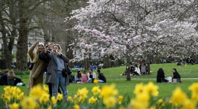 İngiltere'de normalleşmede yeni aşamaya geçildi