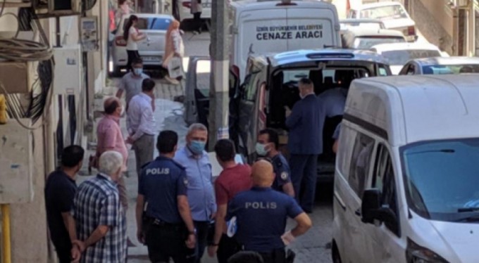 Öfkeli anne, tartıştığı kızını boğarak öldürdü