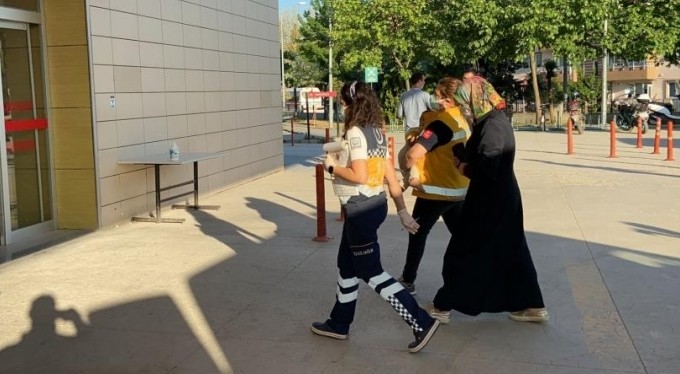 Balkondan düşen 3 yaşındaki çocuk yaralandı