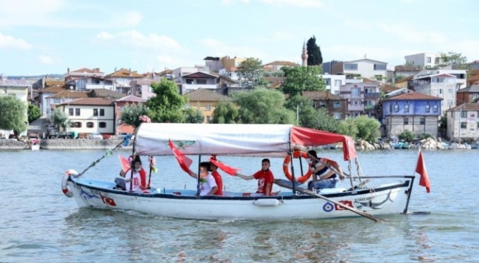 Türkiye'nin Venedik'i Gölyazı'da 19 Mayıs coşkusu