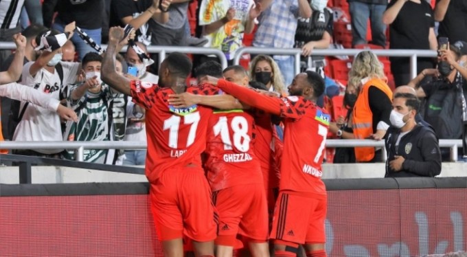 Beşiktaş kazandı, Fenerbahçe Avrupa Ligi'ne gitti