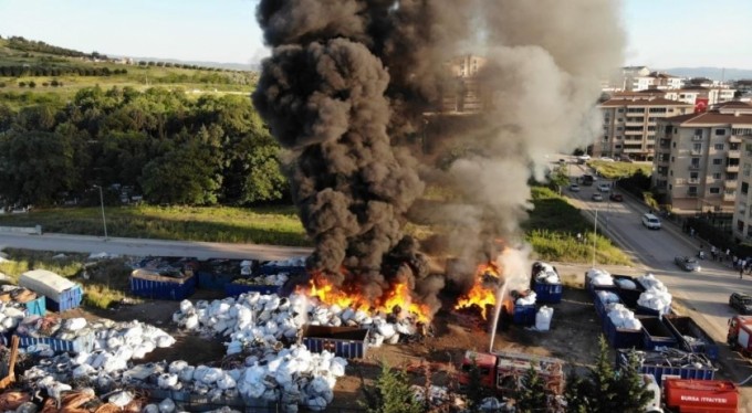 Bursa'da alevler gökyüzüne yükseldi