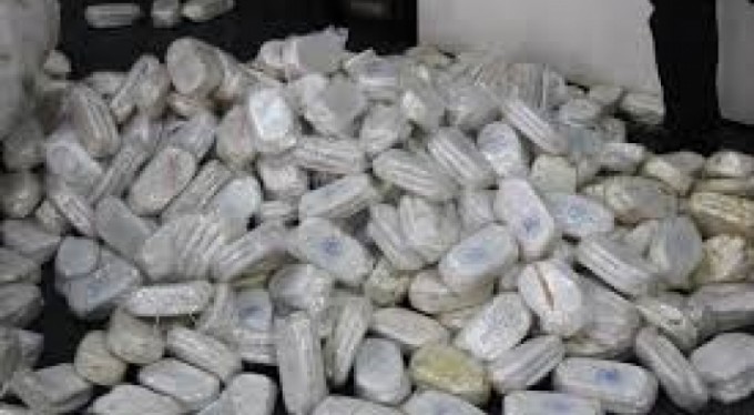 Baba ve oğlu 10 bin adet uyuşturucu hap ile yakalandı