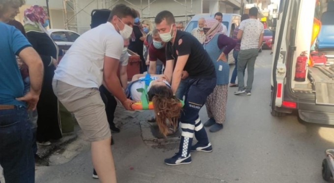 Traktör römorkundan düşen genç kız ağır yaralandı