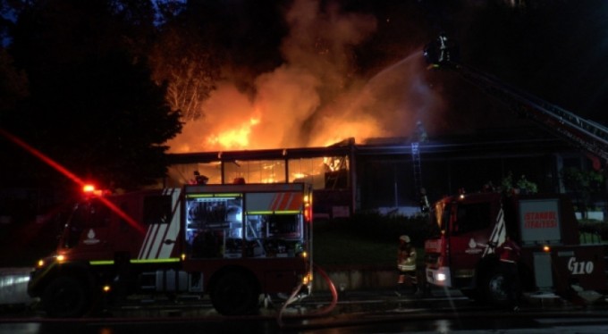 Korkutan kafe yangını