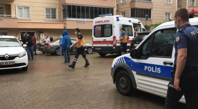 Bursa'da komşuların satırlı kavgası: 1'i ağır 4 yaralı