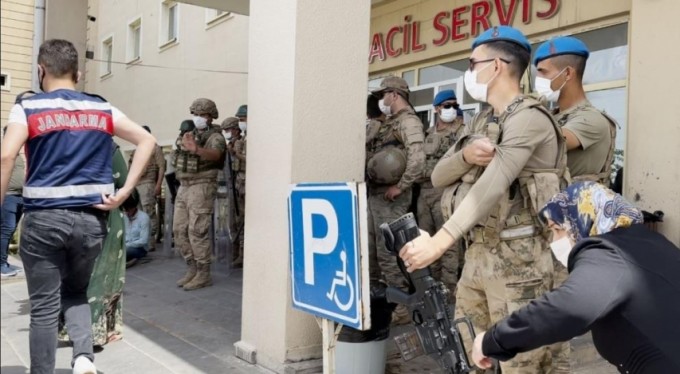 İki aile arasında silahlı kavga: Çok sayıda ölü ve yaralı var