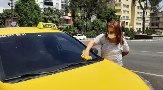 İzlediği diziden etkilenen kadın, taksi şoförü oldu