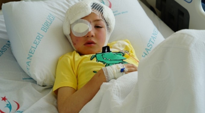 Köpeğin saldırısına uğrayan çocuk ölümden döndü