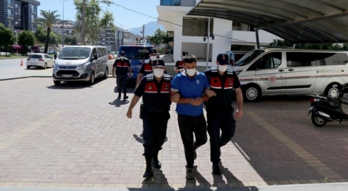 Gözü dönmüş cani! Eşini öldürüp, kepçeyle gömmüş