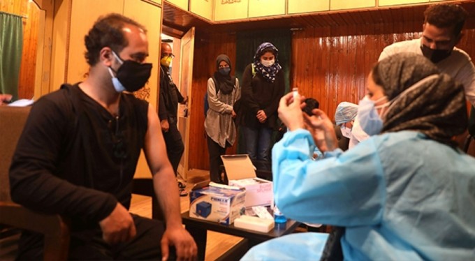 Hindistan'da koronadan ölenlerin sayısı 300 bini geçti