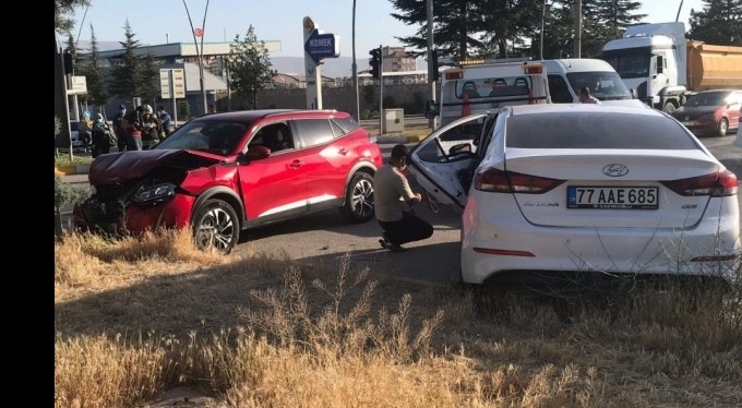 Cip ile otomobil çarpıştı: 6 yaralı