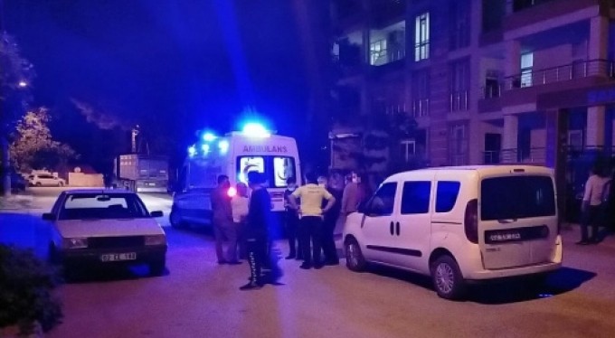 'Ne bakıyorsun' kavgası kanlı bitti: 2 Yaralı