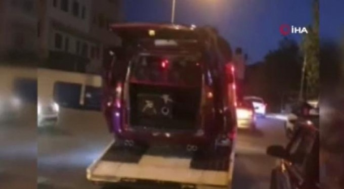 Çekici üzerinde asker konvoyu bu kadarına da pes dedirtti