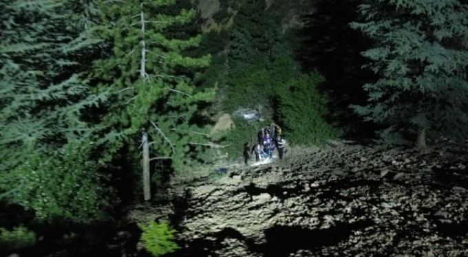 100 metrelik uçuruma düştüler! 1 ölü, 4 yaralı