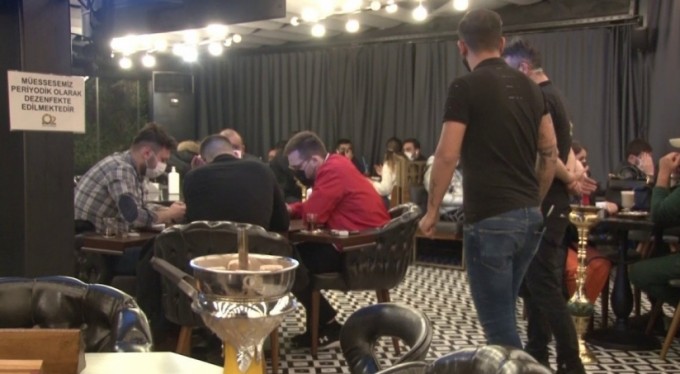 Hiç uslanmıyorlar! Nargile keyfine polis baskını