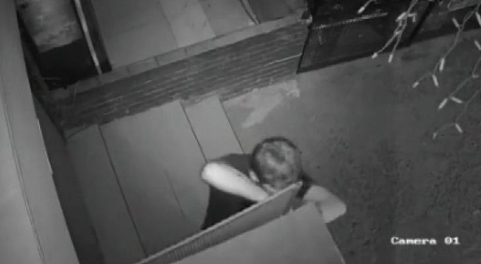 Kısıtlamada 1 paket kuruyemişi böyle çaldı