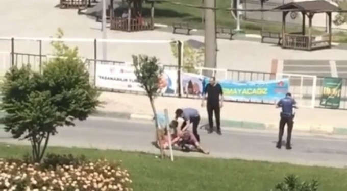 Bursa'da polise demir çubuklu saldırı