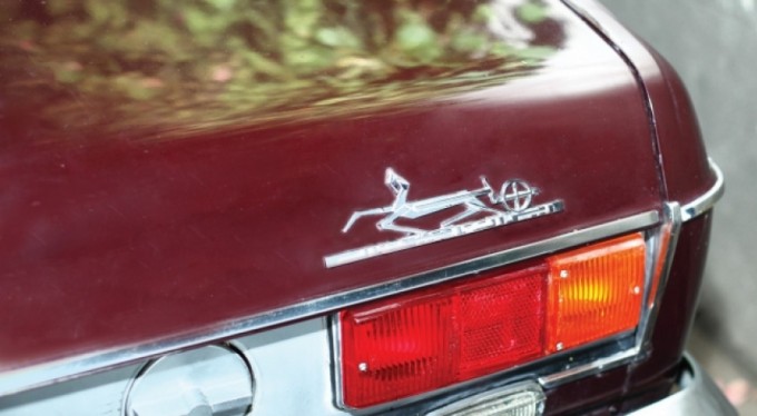 &nbsp;İranlı koleksiyoncular, Şah Pehlevi'nin hediye ettiği arabanın peşinde