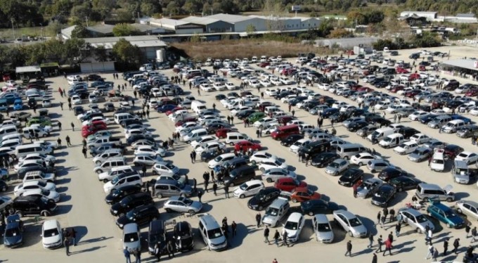 Bursa'da tatil öncesi 2. el piyasası hareketlendi