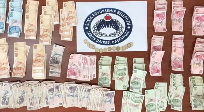 Bursa'da dilencilerden çıkan para şok etti