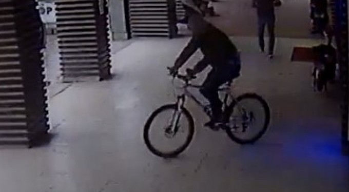 Bursa'da soğukkanlı bisiklet hırsızı böyle çaldı