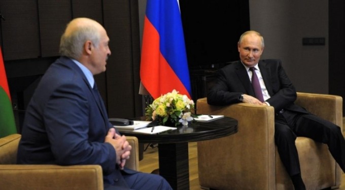 Putin'den uçak krizi konusunda Belarus'a destek