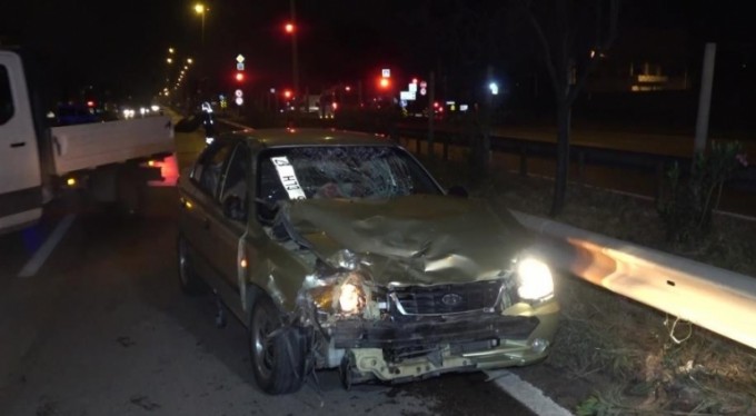 Bursa'da boş yolda kırmızı ışık ihlali yaptı; 3 yaralı