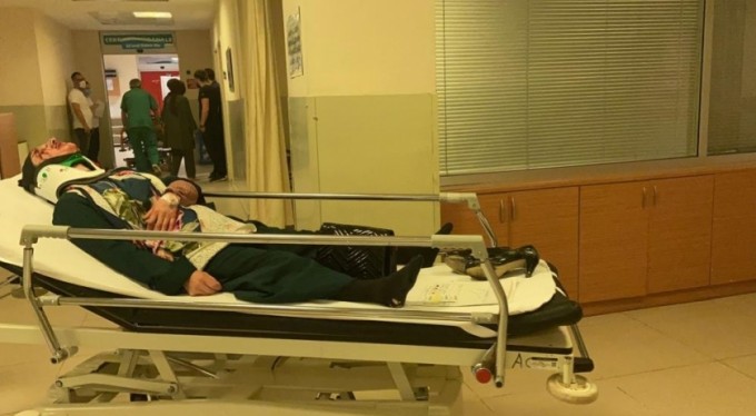 Feci kaza; anne ve oğlu metrelerce sürüklendi