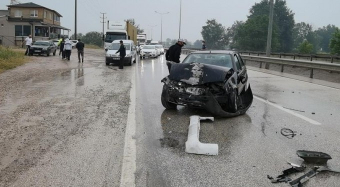 Bursa'da zincirleme kaza; 5 yaralı