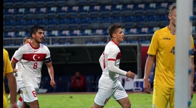 Bursaspor'dan Batuhan Kör'e tebrik mesajı