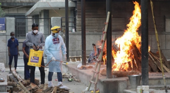 Hindistan'da sayılar revize edildi, günlük can kaybında dünya rekoru kırıldı