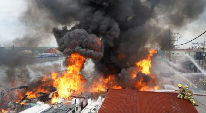 Filipinler'de korkutan gemi yangını: 6 yaralı