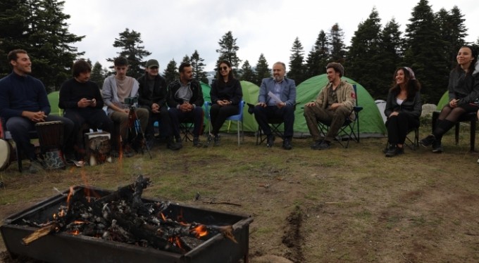 Başkan Aktaş, ateş başında gençlerle sohbet etti