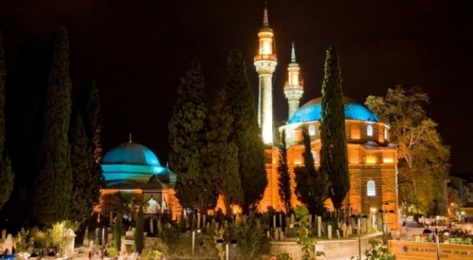 Emirsultan türbesi büyük restorasyonun ardından ziyarete açıldı